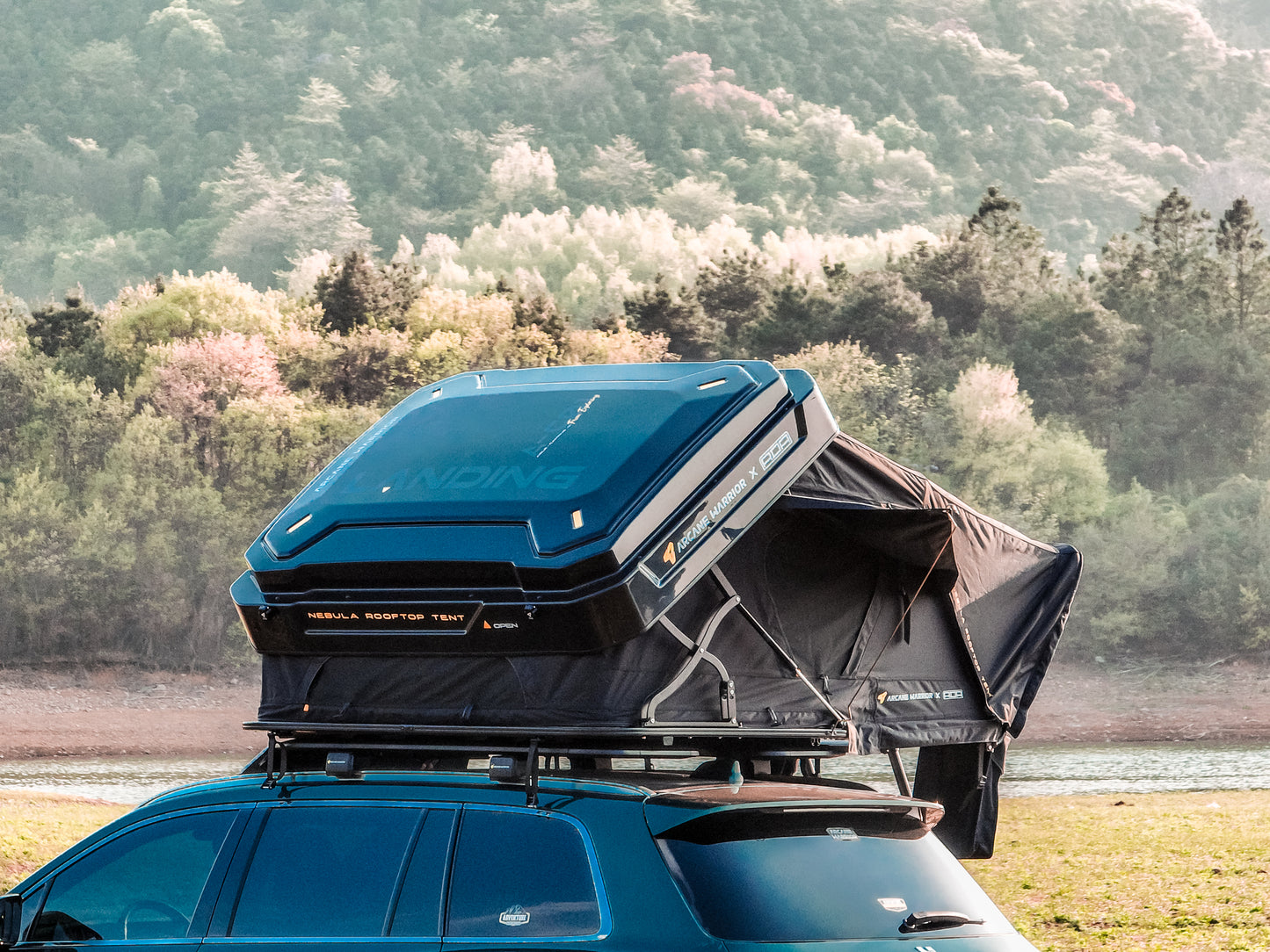 AW Hard Shell Roof Top Tent