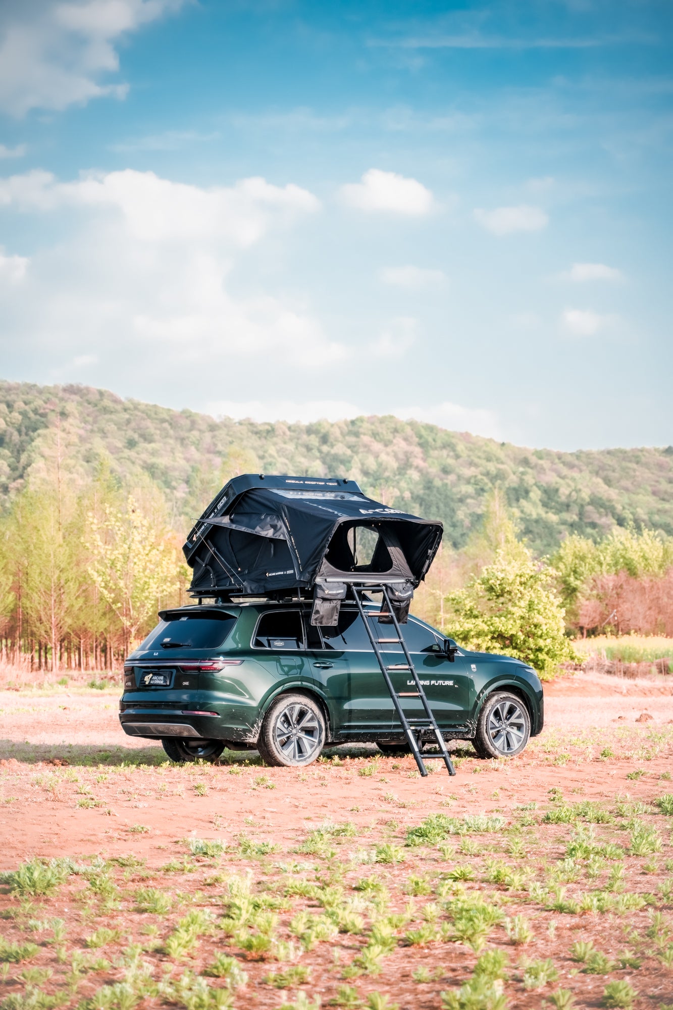 AW Hard Shell Roof Top Tent