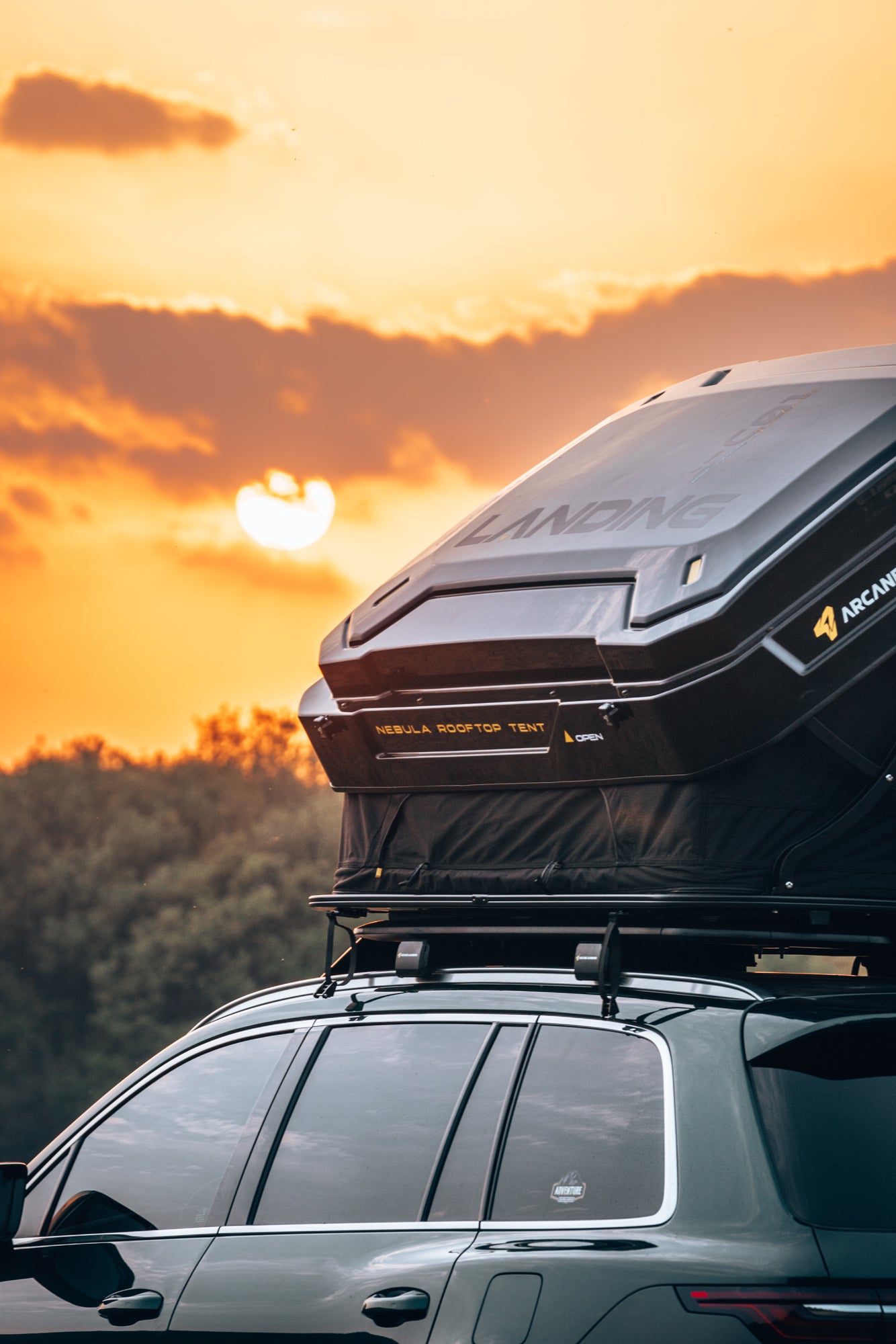 AW Hard Shell Roof Top Tent