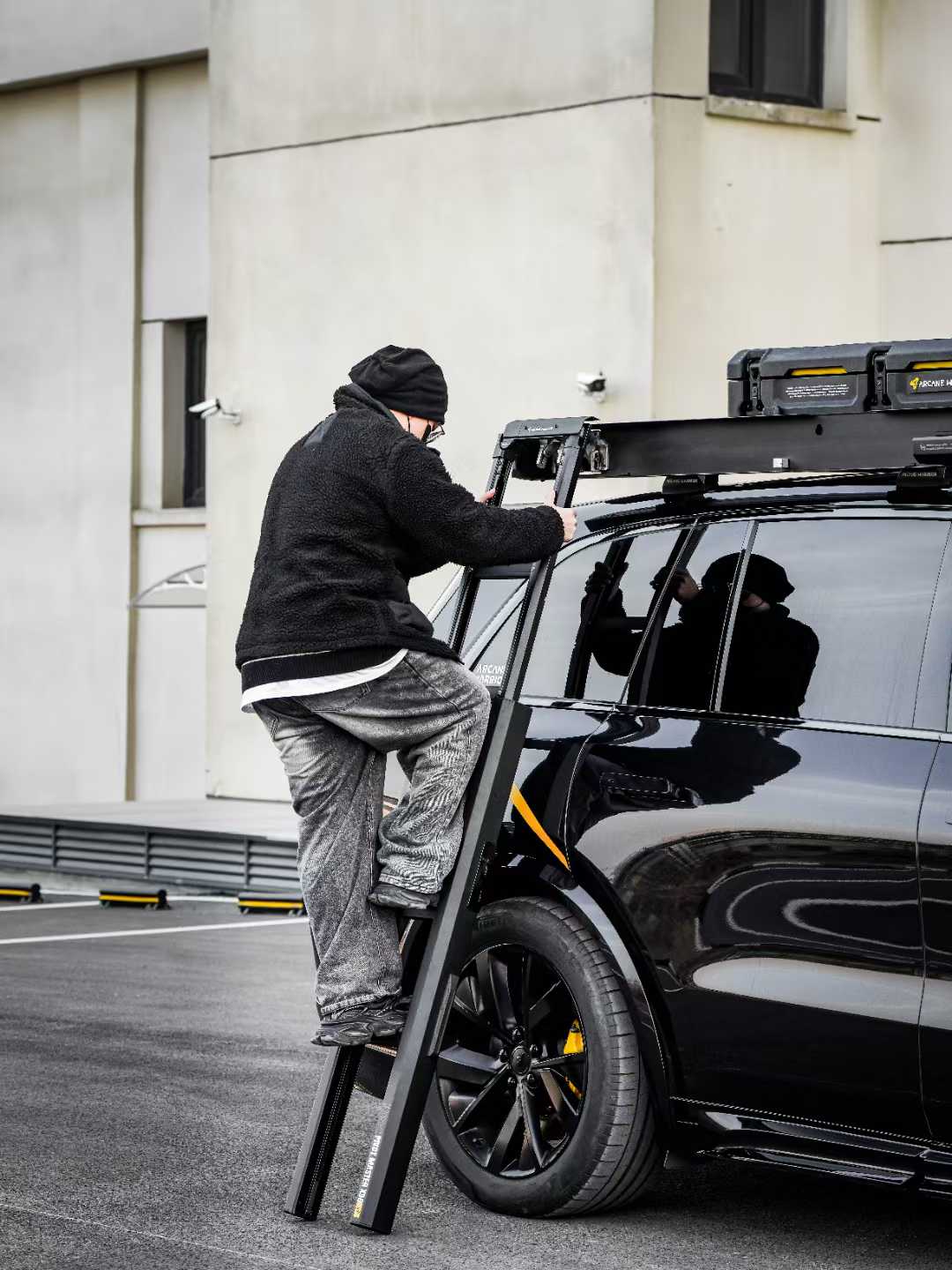 AW Revolve Swivel Ladder